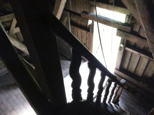 Treppe in der Kirche zur Glocke